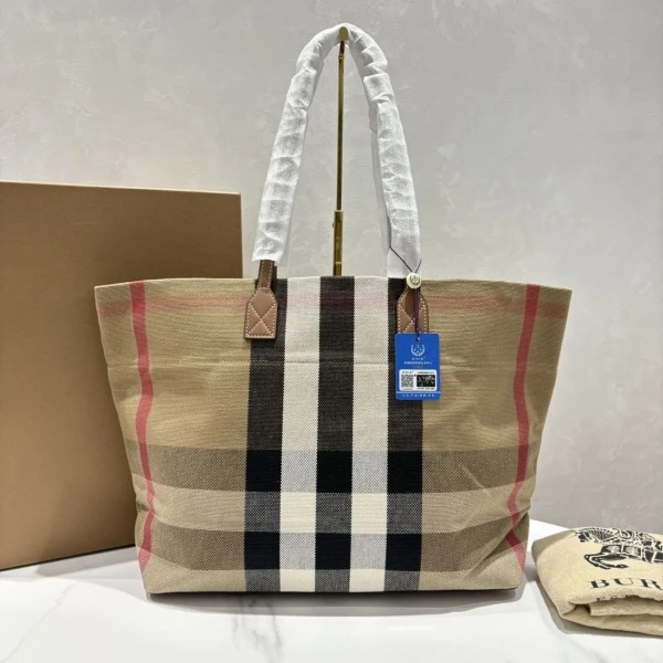 99新/博柏利/包包/250901zb0018