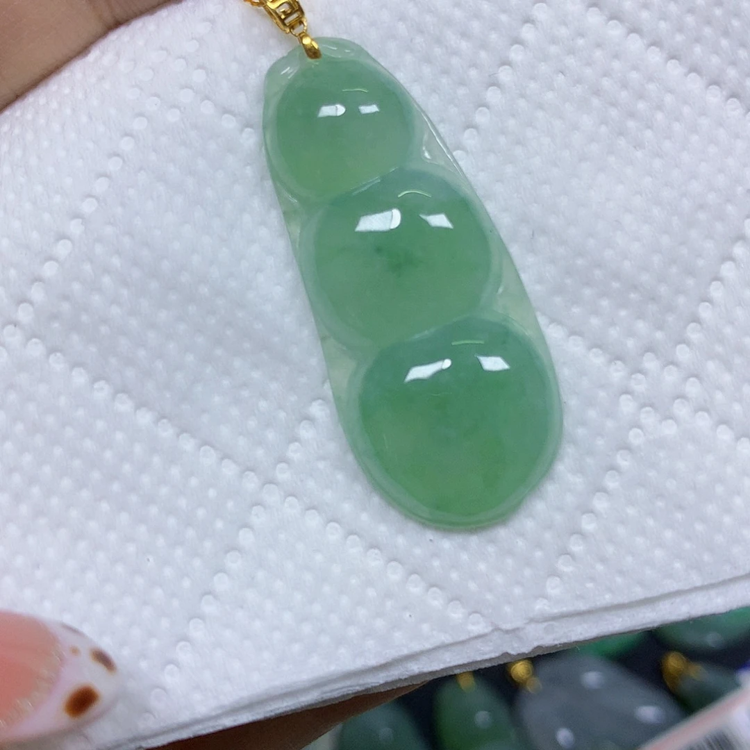 颈饰18K金镶嵌翡翠挂件