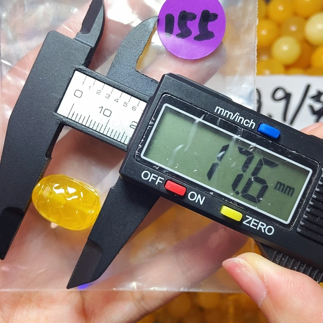未镶嵌琥珀裸石微瑕富甲155