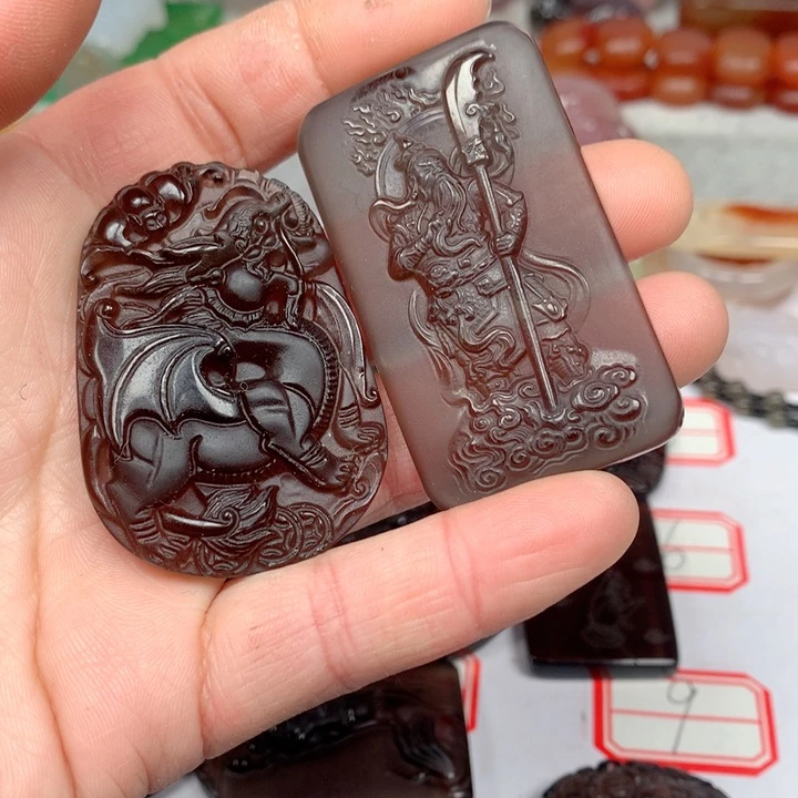 黑曜岩颈饰未镶嵌小**鱼
