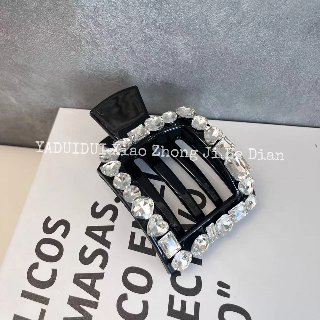 芽怼怼韩国满钻方形抓夹 06247