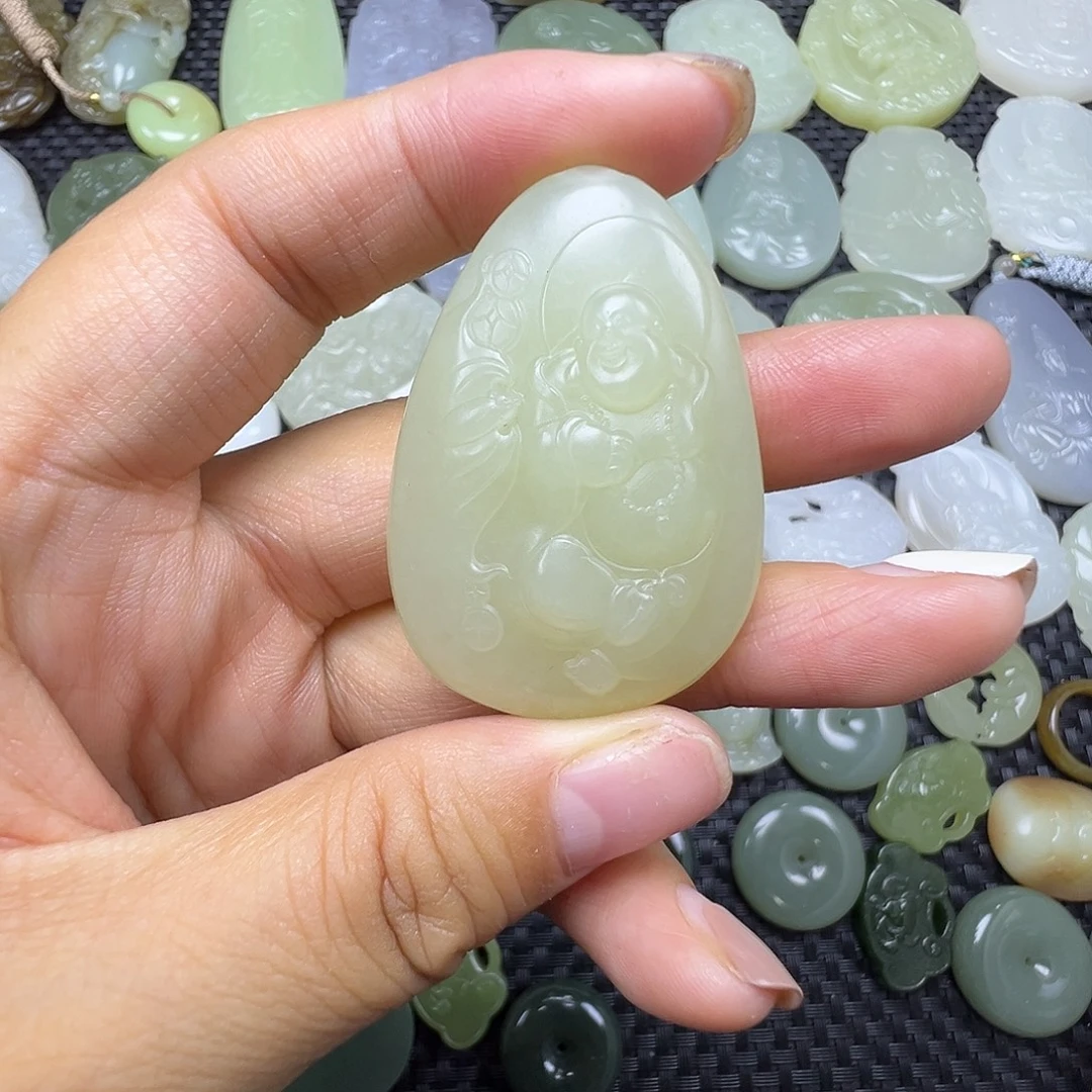 和田玉未镶嵌吊坠(赠链)