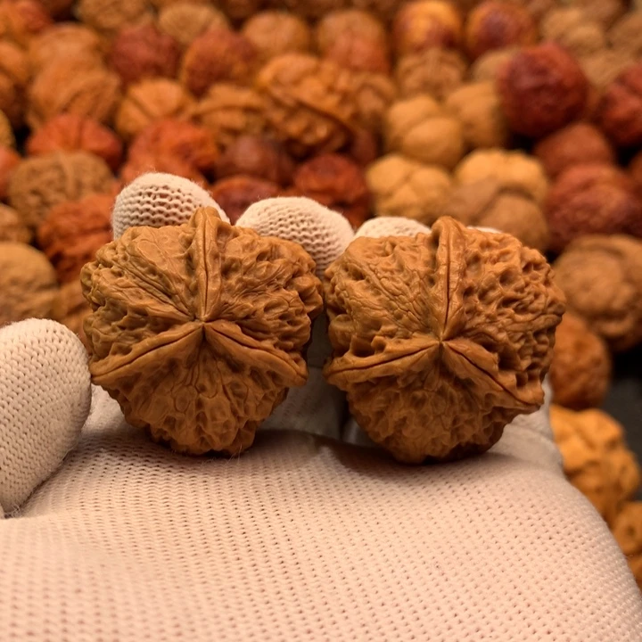 文玩核桃吊坠12……….