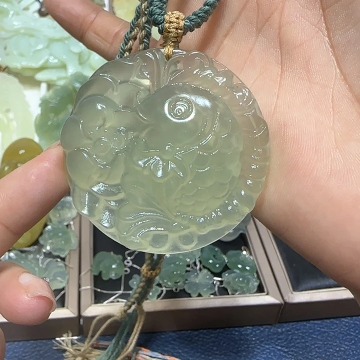 蛇纹石玉未镶嵌吊坠