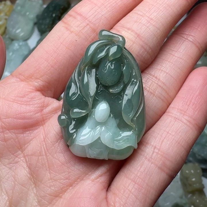 翡翠未镶嵌颈饰吊坠