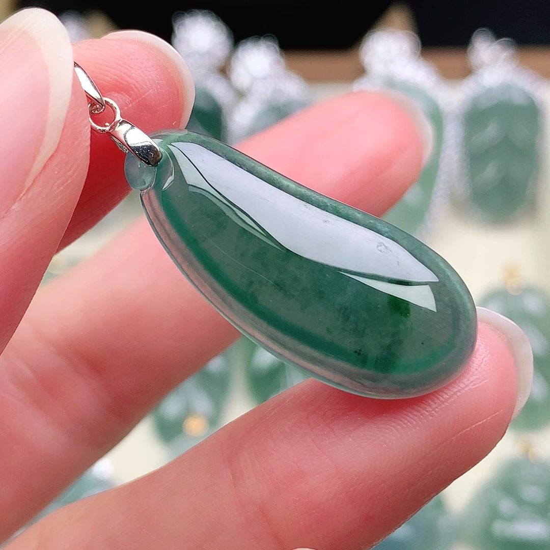 翡翠未镶嵌颈饰吊坠
