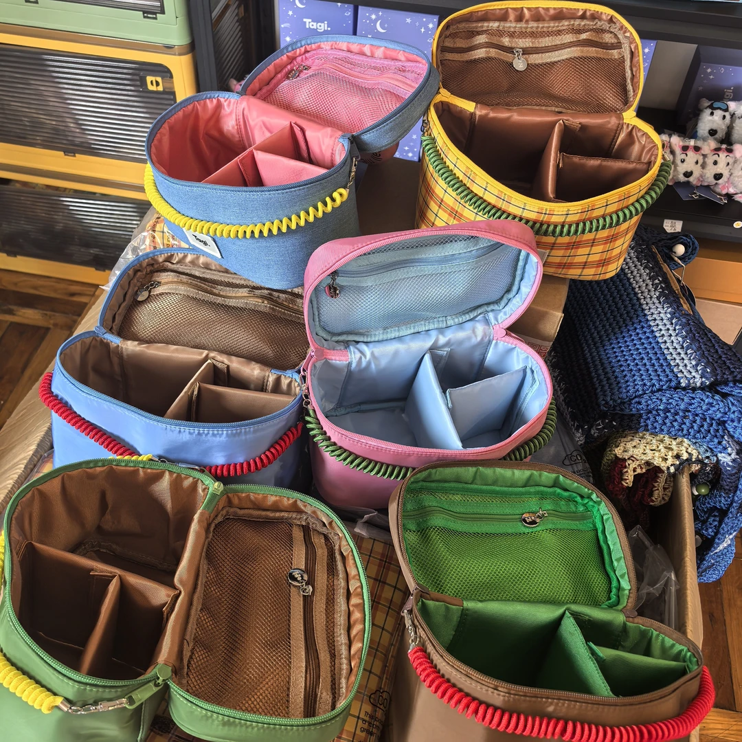 Tagi化妆包（双11特价）国超版电话线大容量化妆包网红洗漱包收纳包