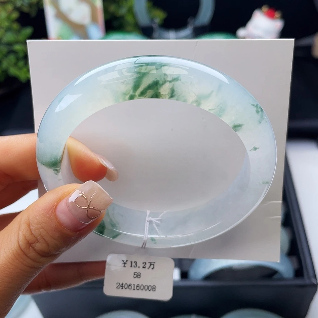 翡翠手镯未镶嵌58白冰飘花正圈