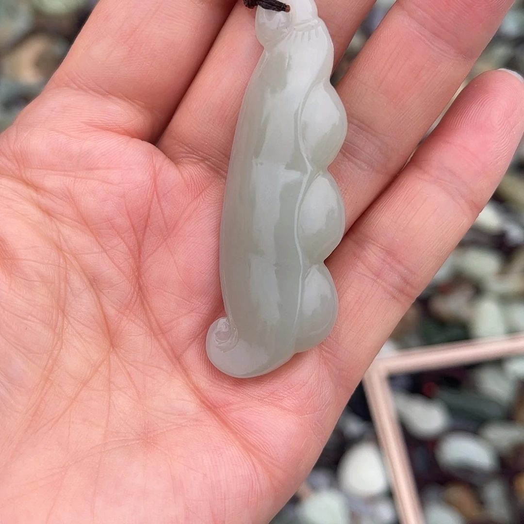 和田玉（糖玉）未镶嵌颈饰