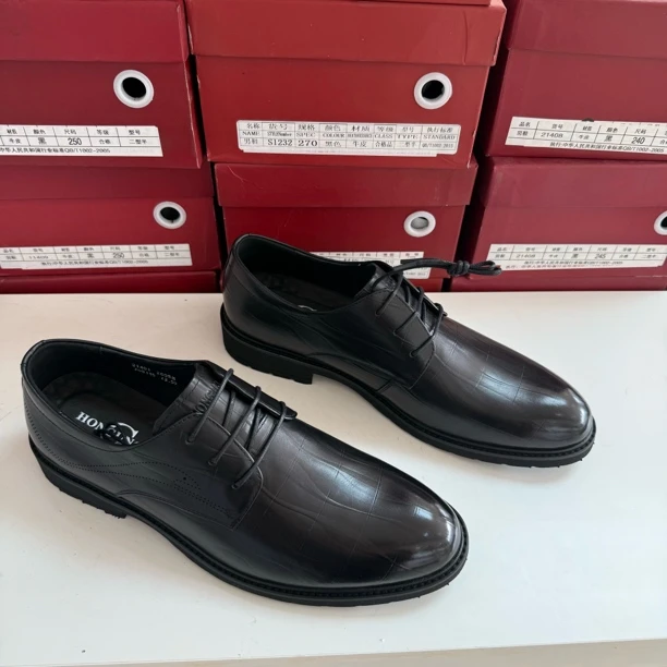 红冠男鞋新款休闲皮鞋男软底圆头舒适系带31401