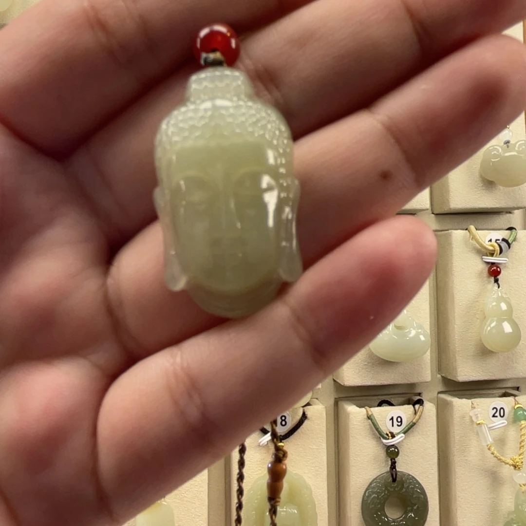 雪****和田玉（糖玉）未镶嵌颈饰
