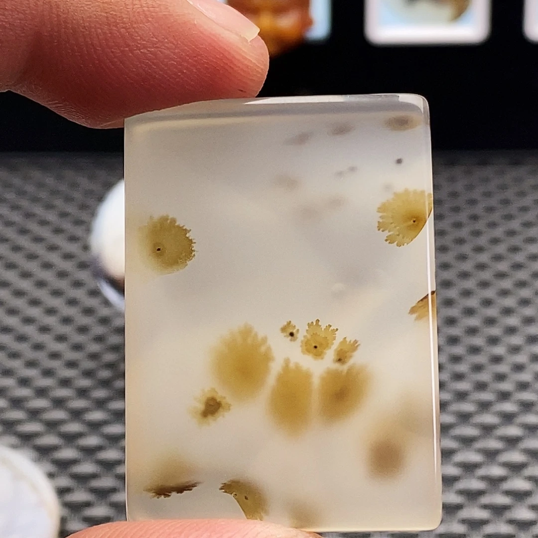 胖***m玛瑙/玉髓未镶嵌吊坠(不含链)