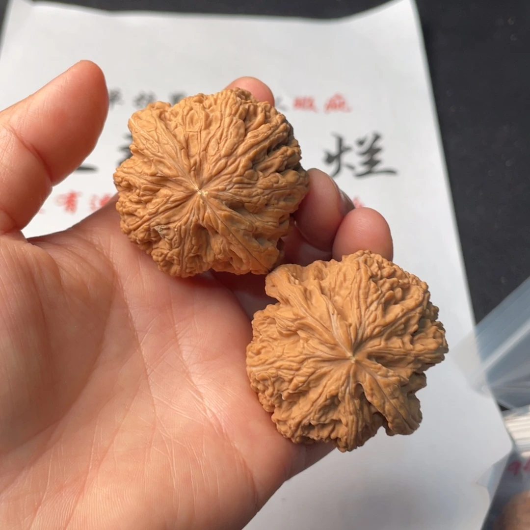 把件文玩核桃947。47粗筋有黄雹子眼