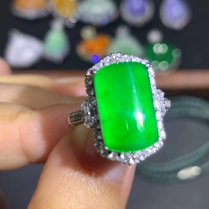 翡翠戒指18K金镶嵌8、