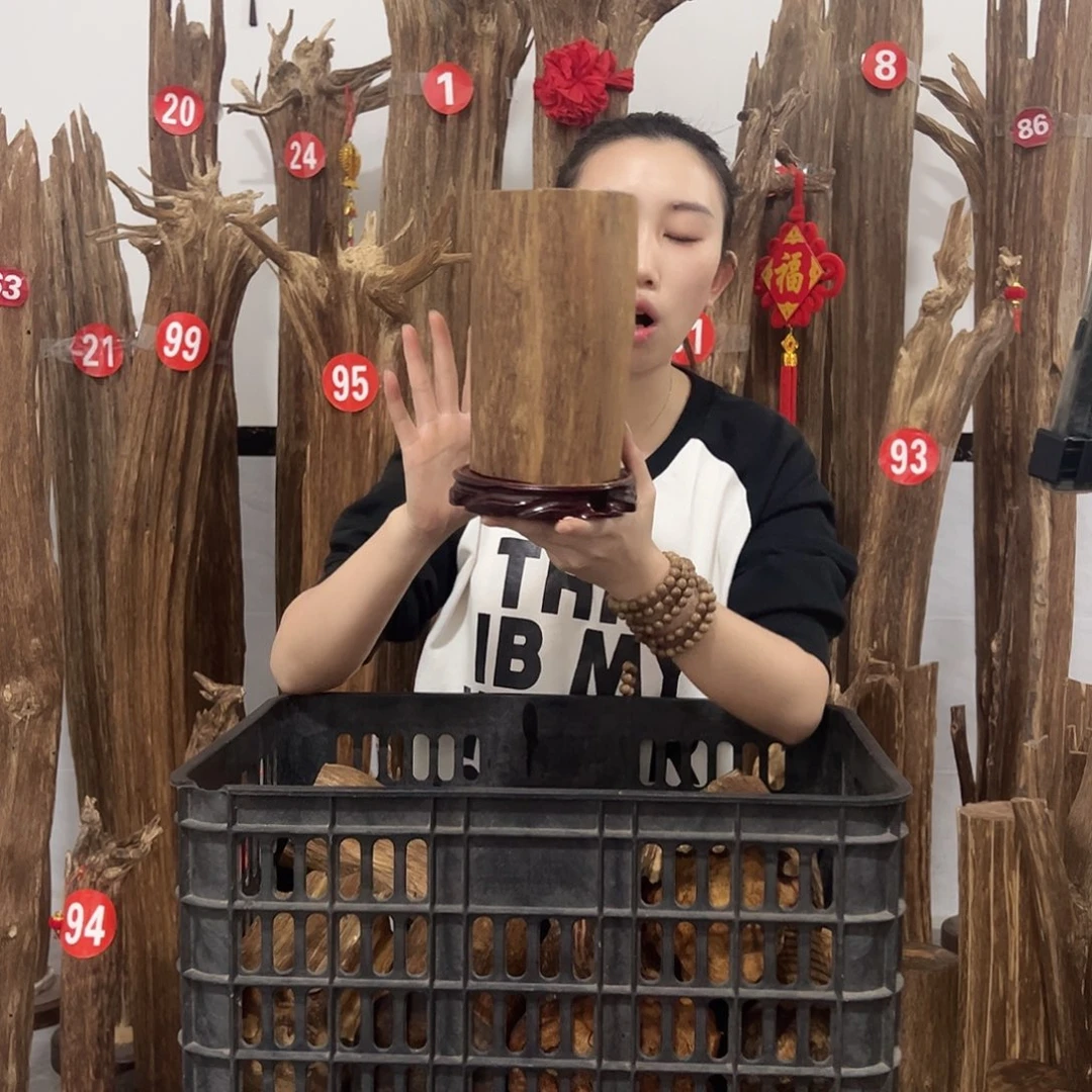 沉香碎屑沉香原材料