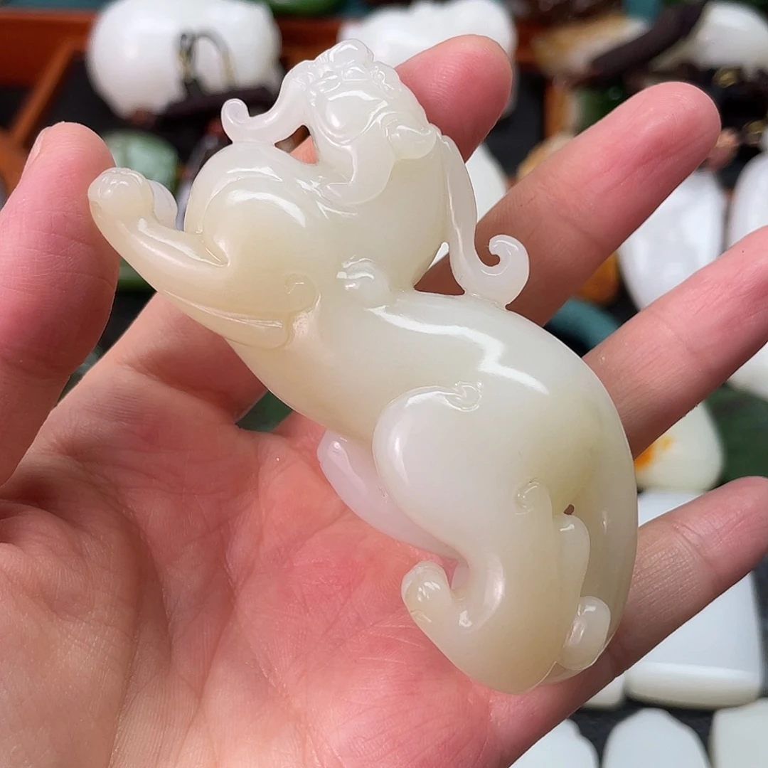 和田玉未镶嵌把件