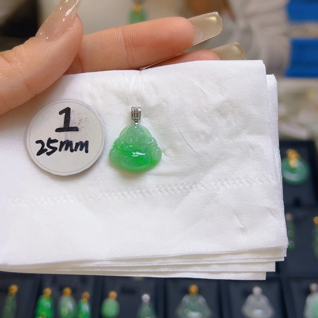 翡翠颈饰18K金镶嵌翡翠