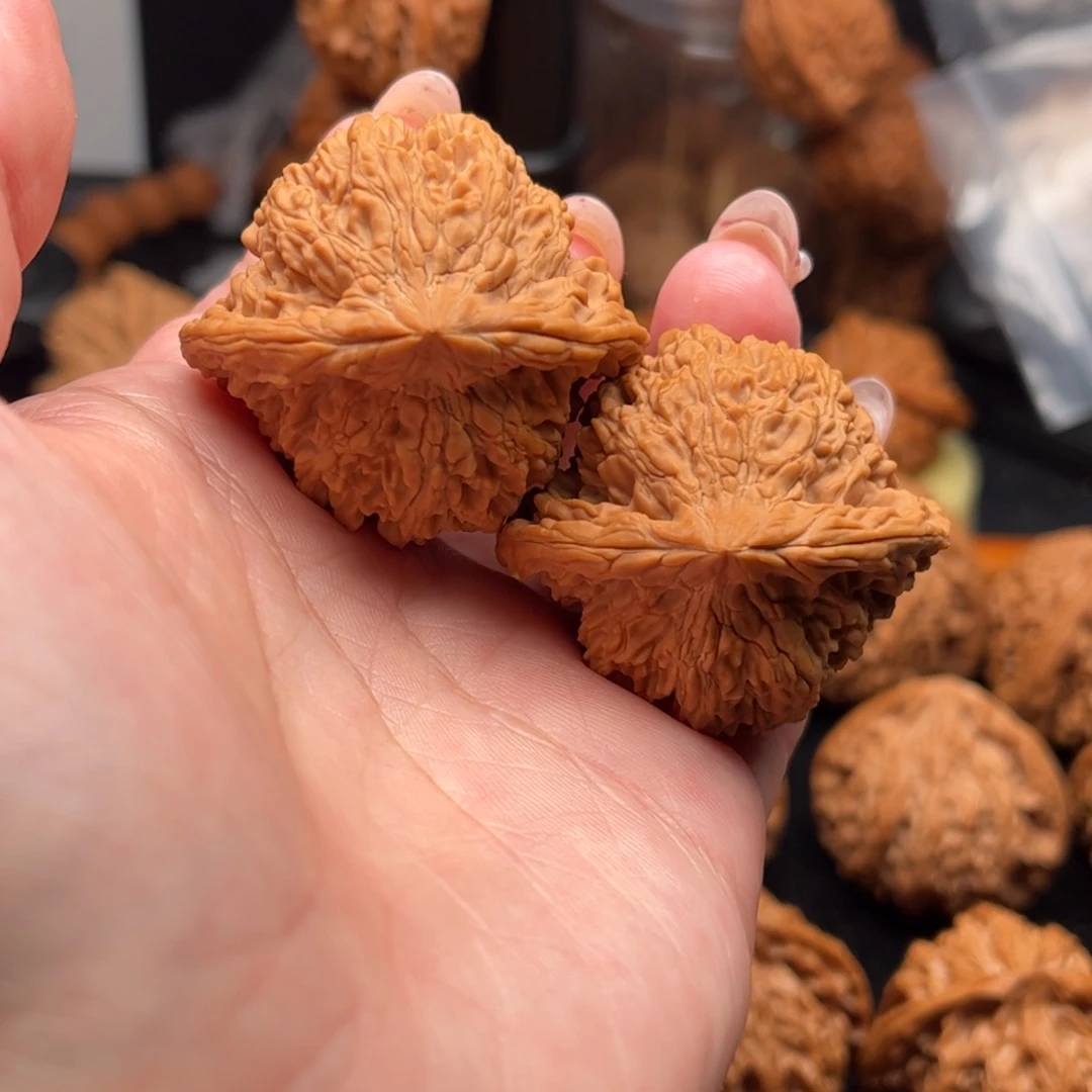 奈***尔核桃把件满天星42