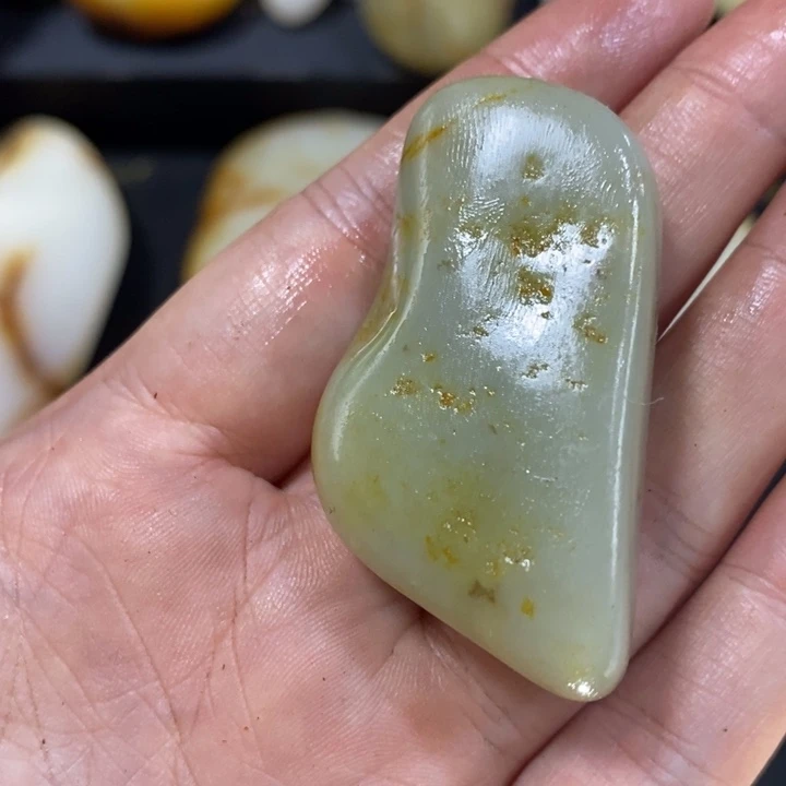 和田玉（糖玉）未镶嵌挂件