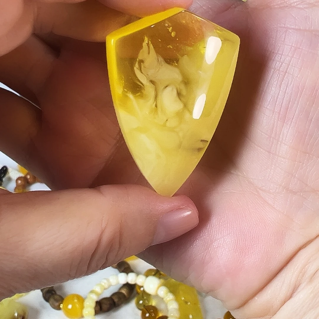 蜜蜡未镶嵌颈饰琥珀蜜蜡意境款盾牌幸福鸟