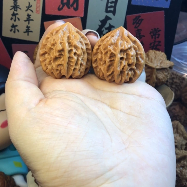 吊坠桃核一代大龙之迷你龙35