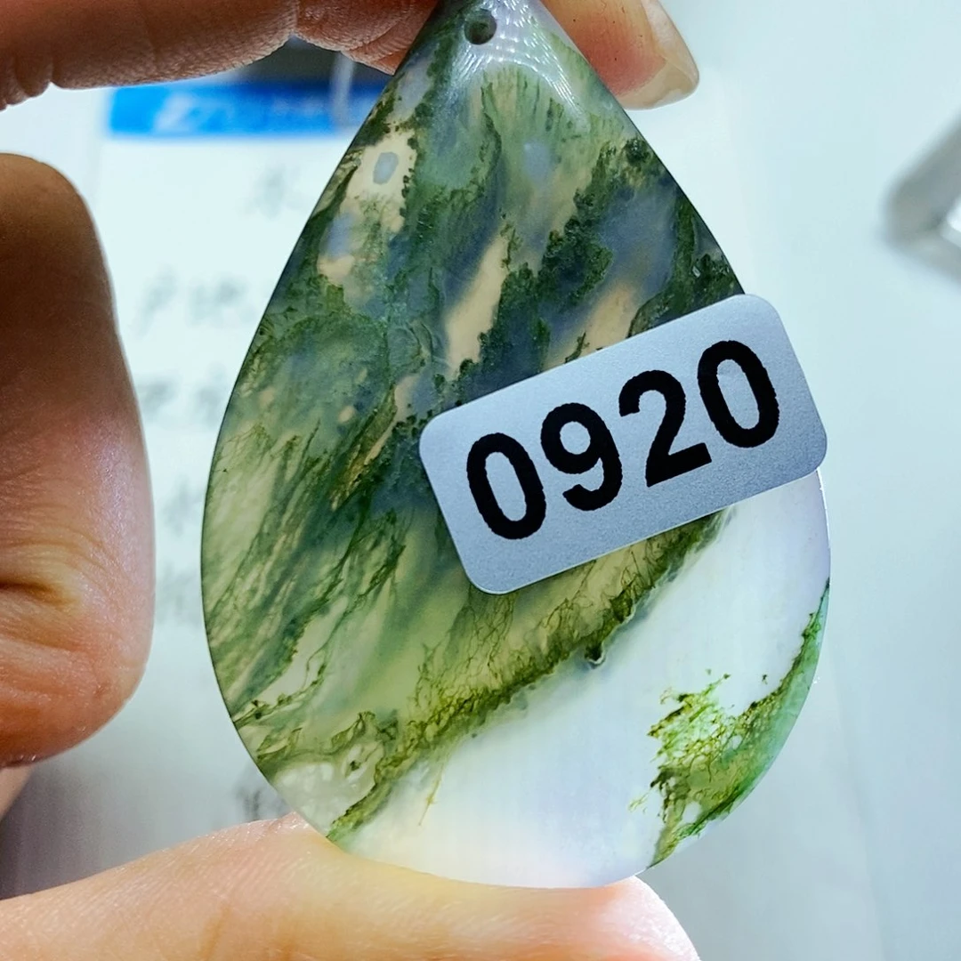 未镶嵌颈饰玛瑙/玉髓雨*