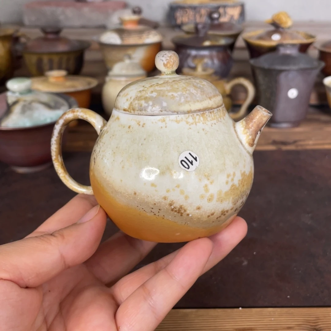 110。 柴烧。     中白泥。