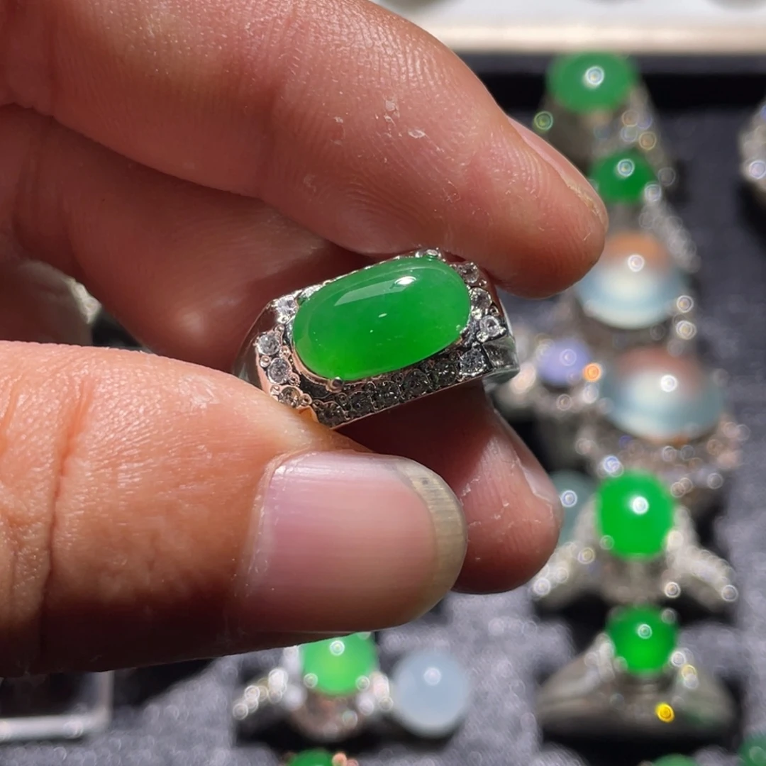 别***龙翡翠裸石马鞍蛋面