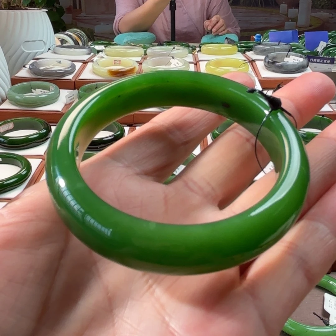 和田玉（碧玉）手镯未镶嵌依*