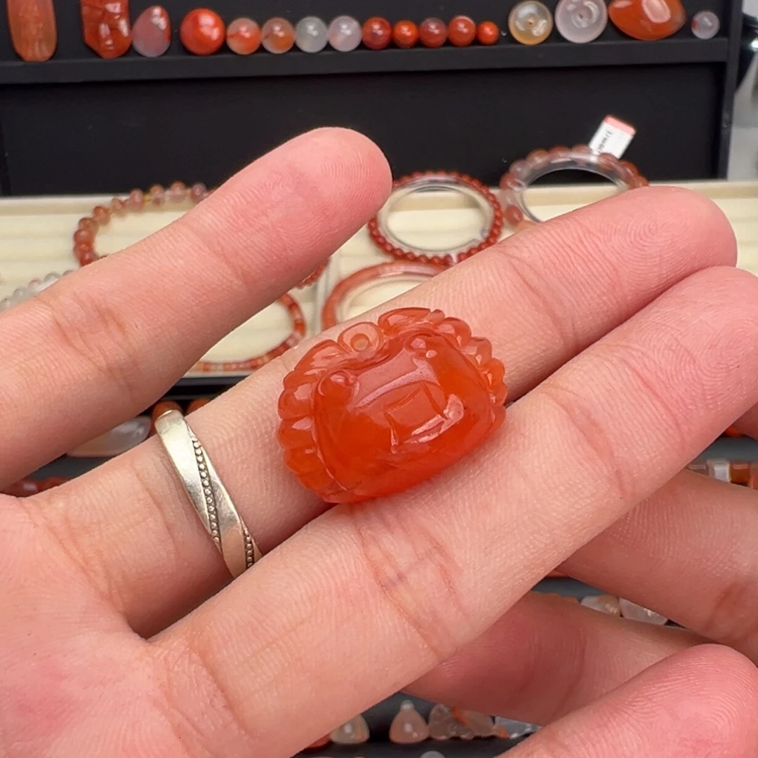 南红玛瑙未镶嵌川料面包圈