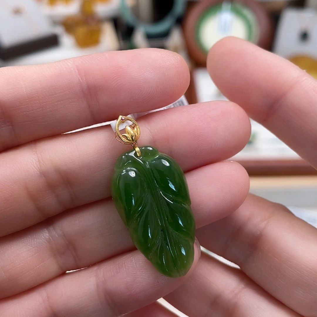 和田玉18K金镶嵌珠宝奇石28.5*16.6*3.7