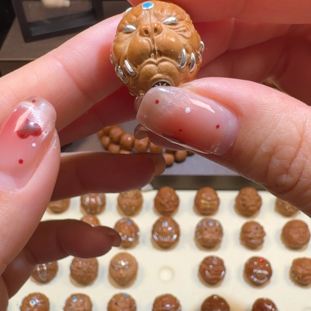 猴头核桃吊坠蓝*?狗王