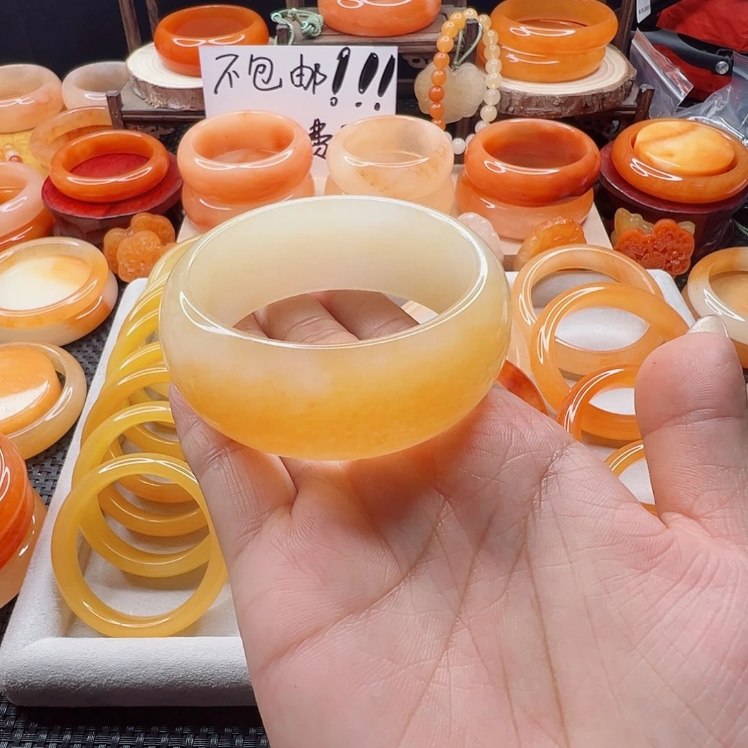 石英质玉（黄龙玉）未镶嵌手镯德****宿