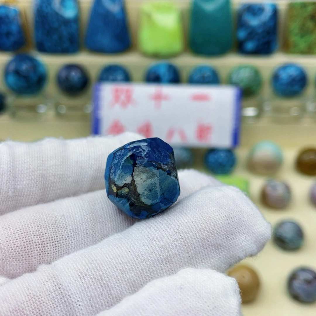 未镶嵌绿松石颈饰