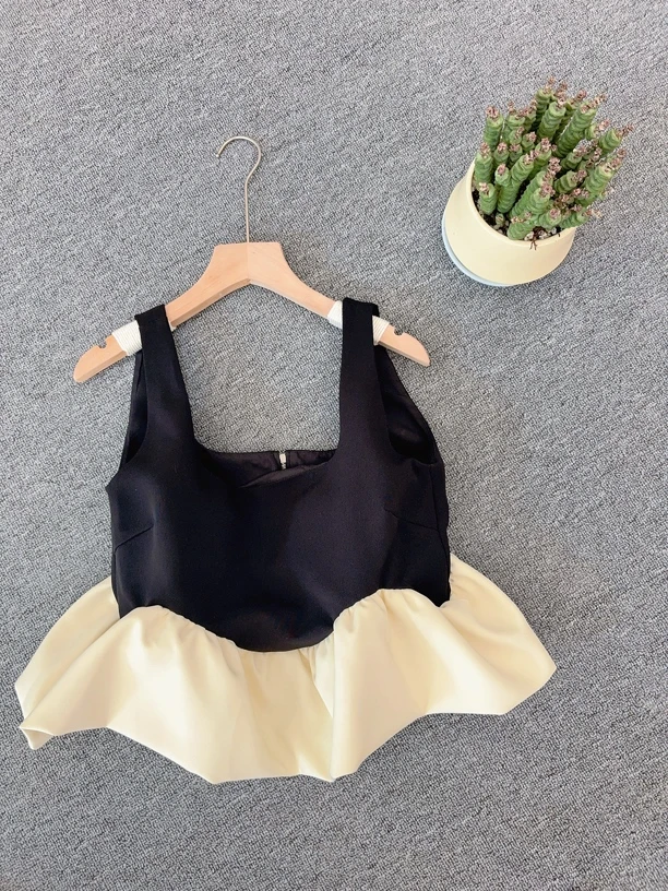 夏季新款方领扭转云朵状下摆小众设计感女式吊带背心