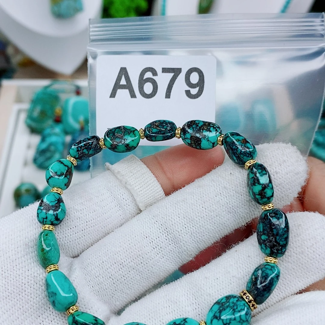 绿松石未镶嵌颈饰