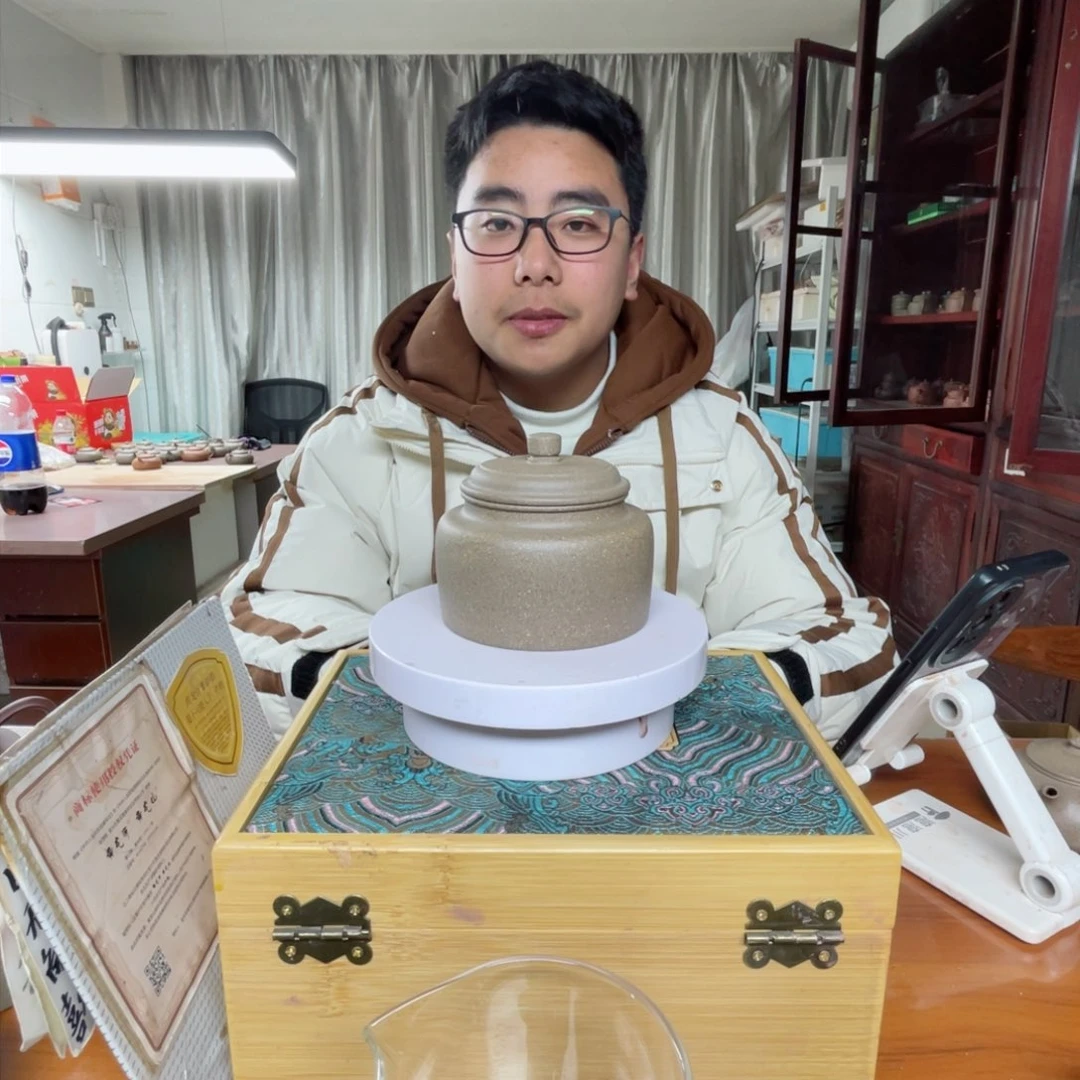 新*野微瑕品青：段茶罐一个