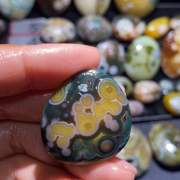 玛瑙/玉髓未镶嵌珠宝半成品130