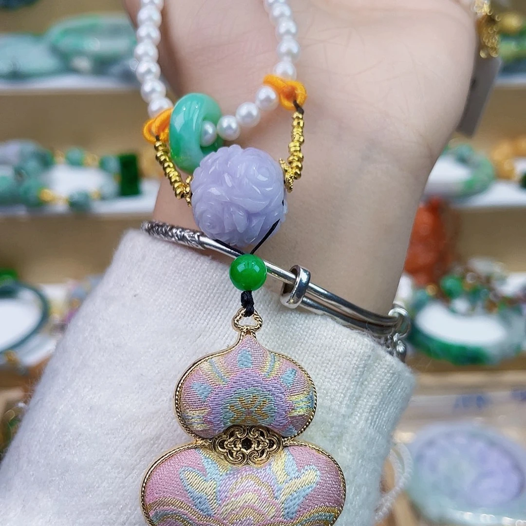 翡翠未镶嵌手链吊坠