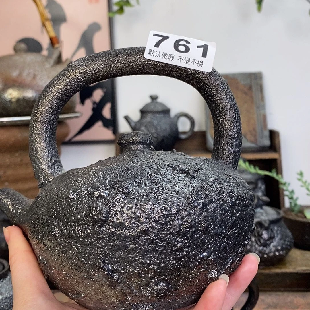 趣***闲荥经黑砂馒头窑烧水壶微瑕