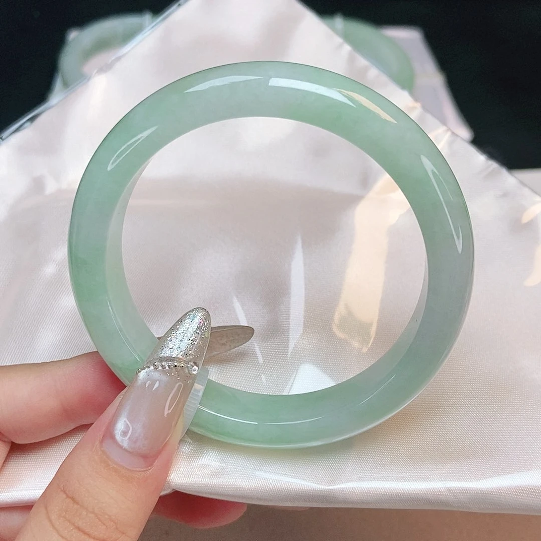 翡翠手镯未镶嵌正圈57.58