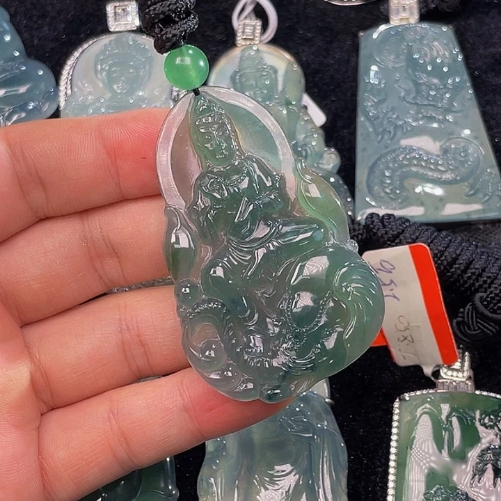 翡翠颈饰未镶嵌47，