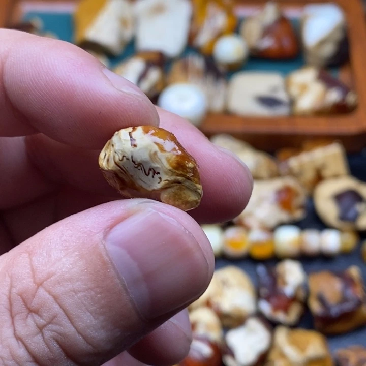 *****定制琥珀未镶嵌琥珀蜜蜡定制