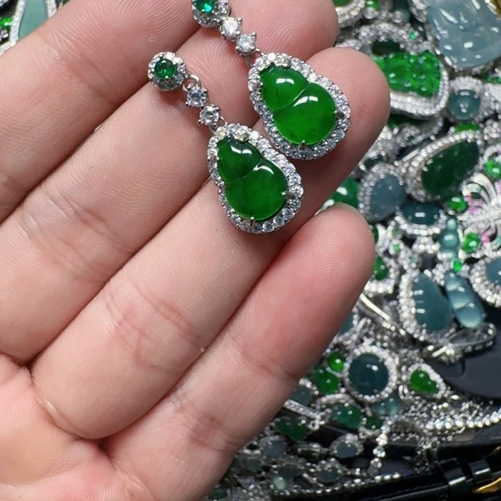 翡翠未镶嵌颈饰天然A货翡翠放漏