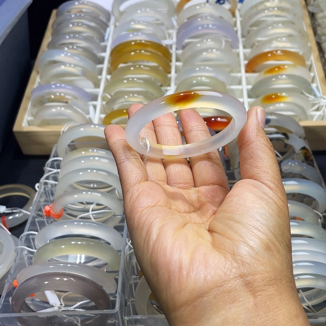 玛瑙/玉髓未镶嵌手镯