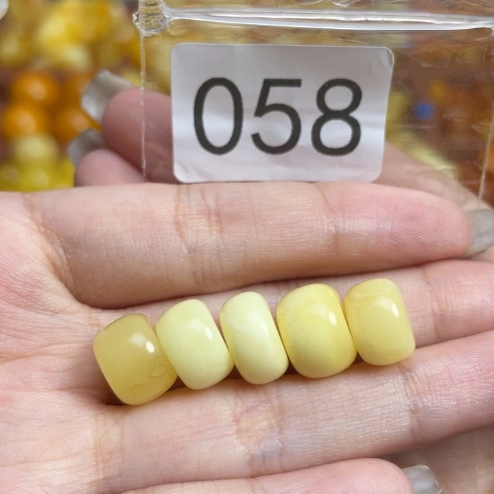 蜜蜡未镶嵌珠宝奇石天然蜜蜡老型珠一个微瑕
