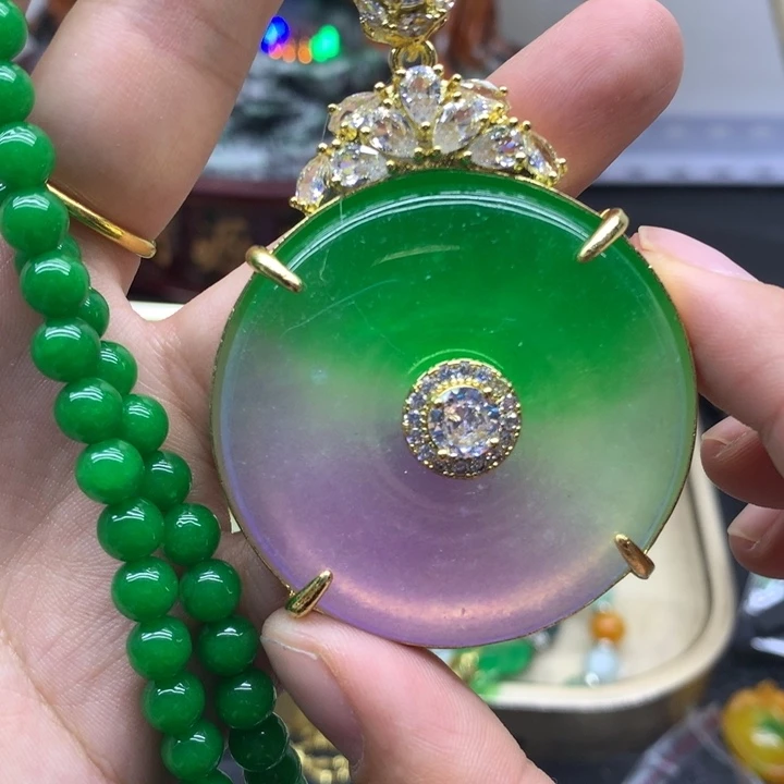 翡翠未镶嵌颈饰吊坠