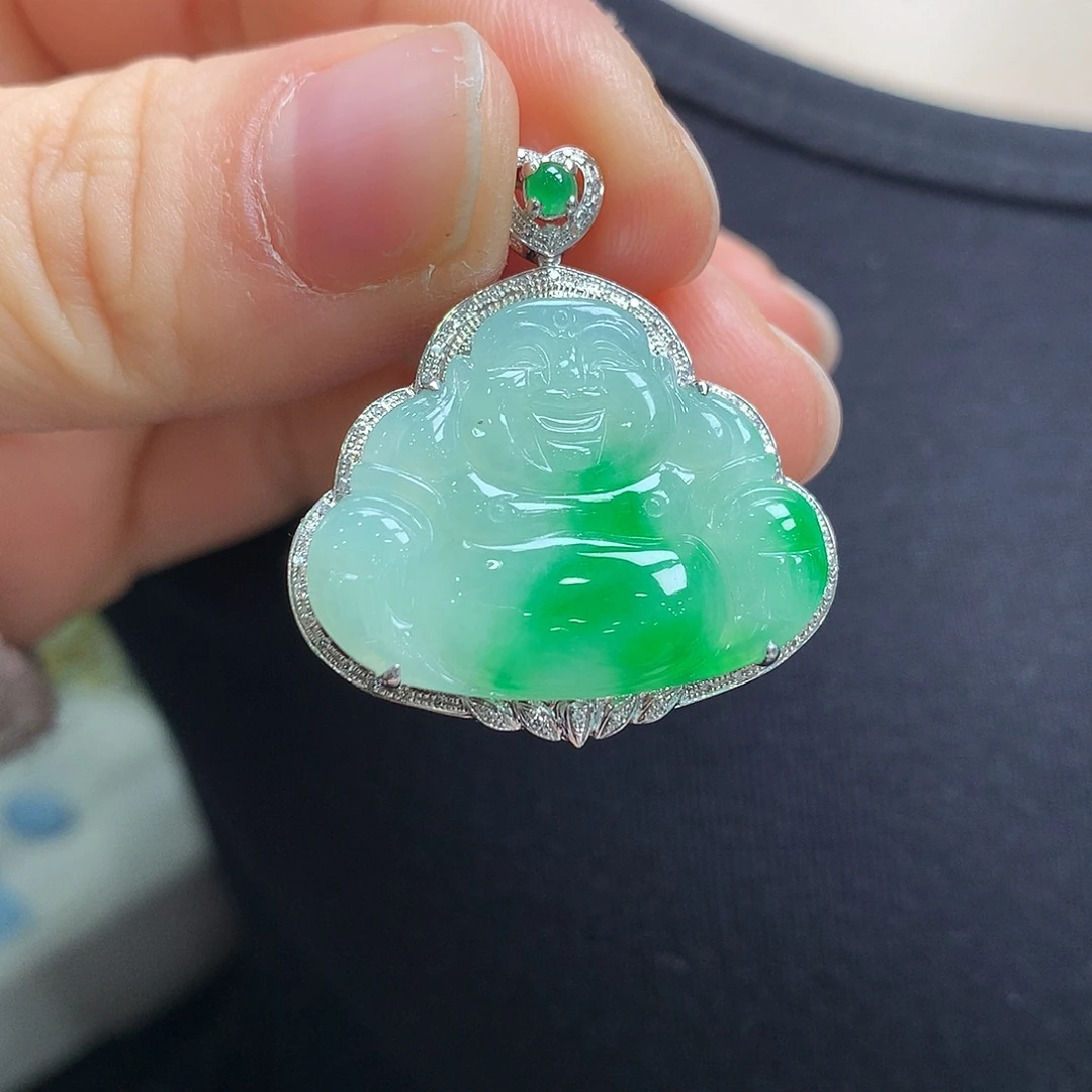 翡翠18K金镶嵌颈饰佛公