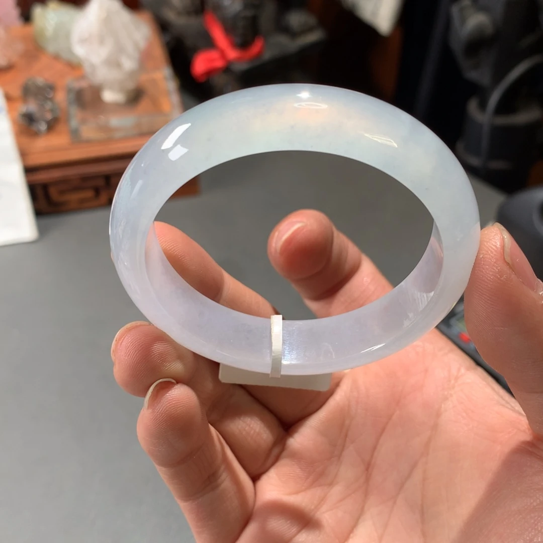 翡翠手镯未镶嵌小***奶52圈口