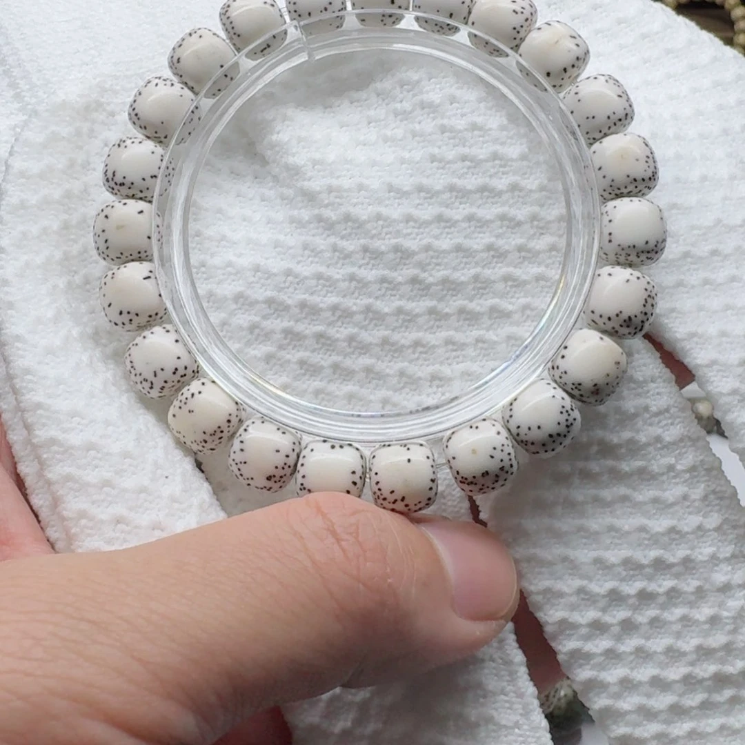 星月菩提手串雨****牛10x9 原白 侧留白 小细星